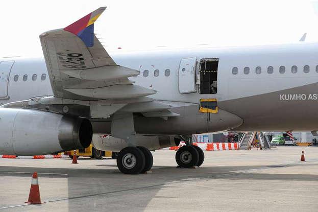 Sosok Penumpang yang Buka Pintu Pesawat Asiana Airlines, Nekat Mau Lompat Tapi Gagal 
