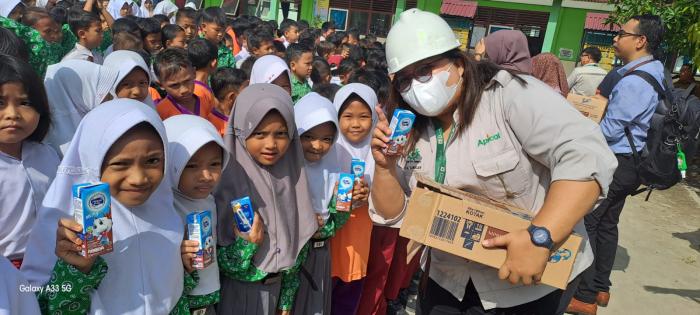 Rayakan Hari Susu Sedunia, Apical Sebarkan kebaikan susu dengan membagikan lebih dari 24.000 karton susu